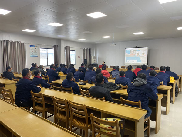 鋼構(gòu)公司開(kāi)展節(jié)后復(fù)工安全教育培訓(xùn)  鋼構(gòu)公司開(kāi)展節(jié)后復(fù)工安全教育培訓(xùn)